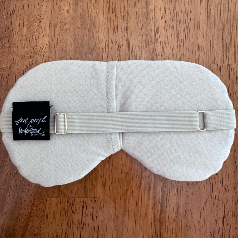 NWT Free People x Understated Vegan Leather Travel Mask Grey w/ Metallic Stars - Picture 7 of 13